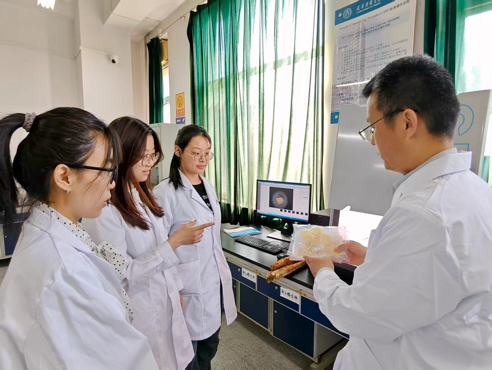 学习强国报道我校肉苁蓉研究中心在新疆于田揭牌 健康科学项目研究迈出新步伐