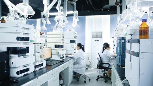 守护健康的科学力量——记中国检科院国家科技进步奖二等奖获得者张峰团队